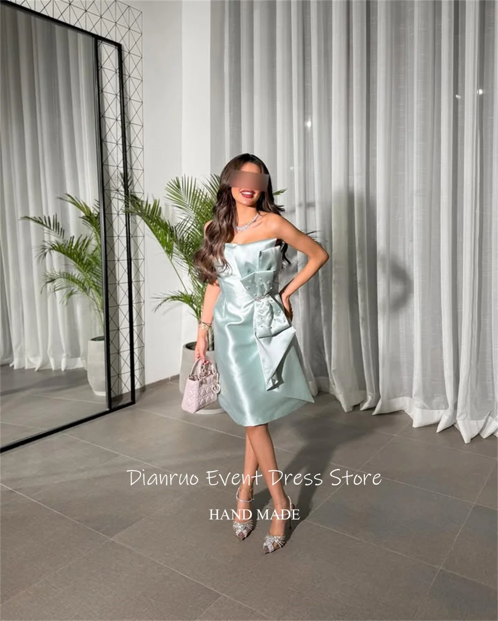 Dianruo كريستال الساتان فساتين لحضور الحفلات الموسيقية خط القوس بلا أكمام Abendkleider دبي حمالة Ruched Fساتين Shrase مخصصة