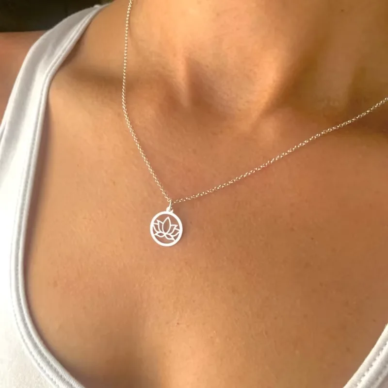 Edelstahl-Halsketten, Lotusblume, zierliche Halskette für Frauen, minimalistische Halskette, Lotusblumen-Halskette, Geschenk für Sie – Detail 6
