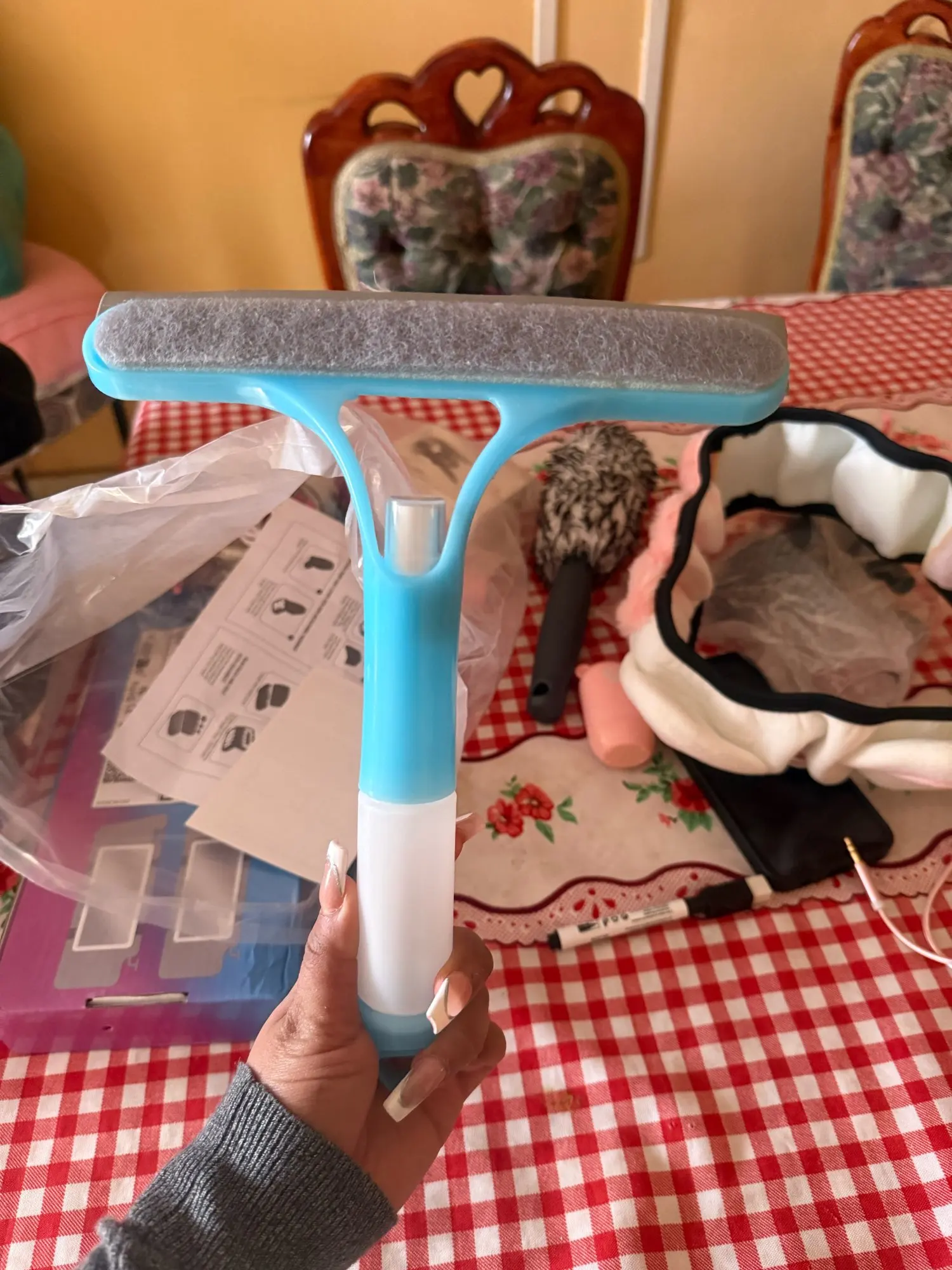 SEAMETAL 3 IN 1 Car Scraper Window Cleaning Wiper Muitifunctional Glass Brush Silicone Squeegee for Car Household Cleaning Tools photo review