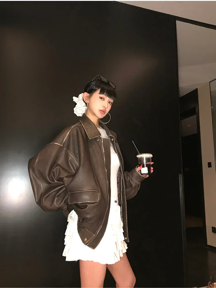 Lautaro Wiosna Jesień Cool Handsome Retro Oversized Distressed Brown Miękkie kurtki ze sztucznej skóry dla kobiet Zipper Runway Fashion — zdjęcie 2