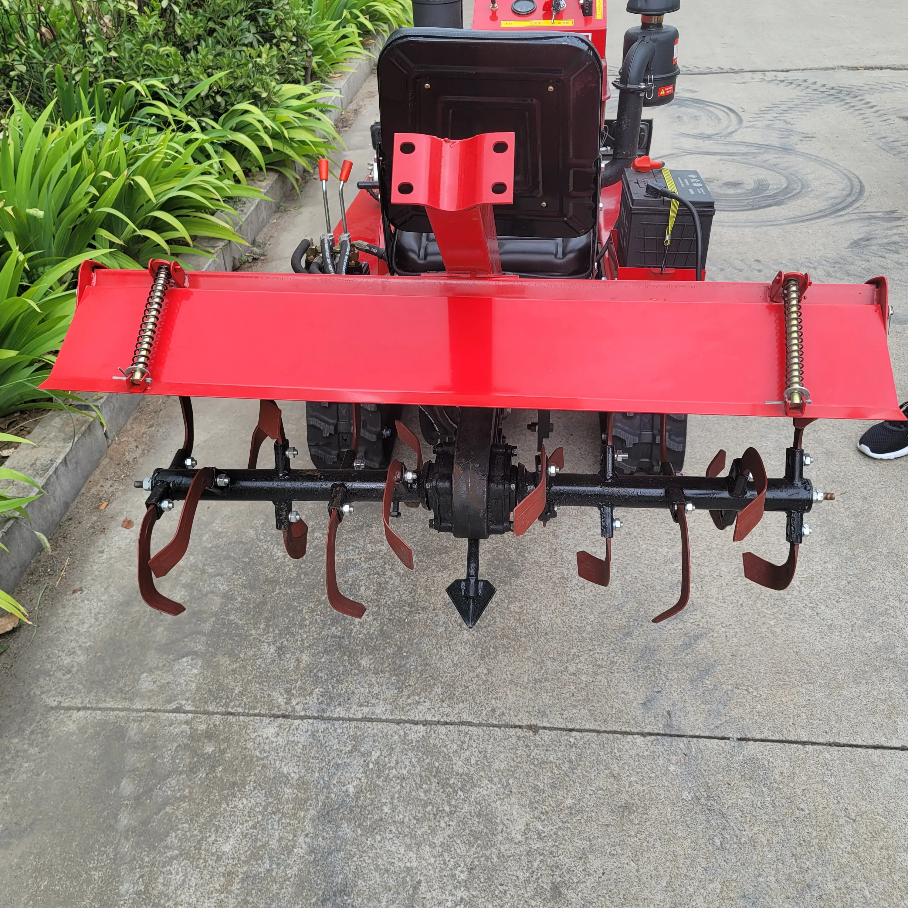 Konfiguracja Maszyn Rolniczych Minikoszykarki Kultywatory do Rolniczych Traktorów Gąsienicowych