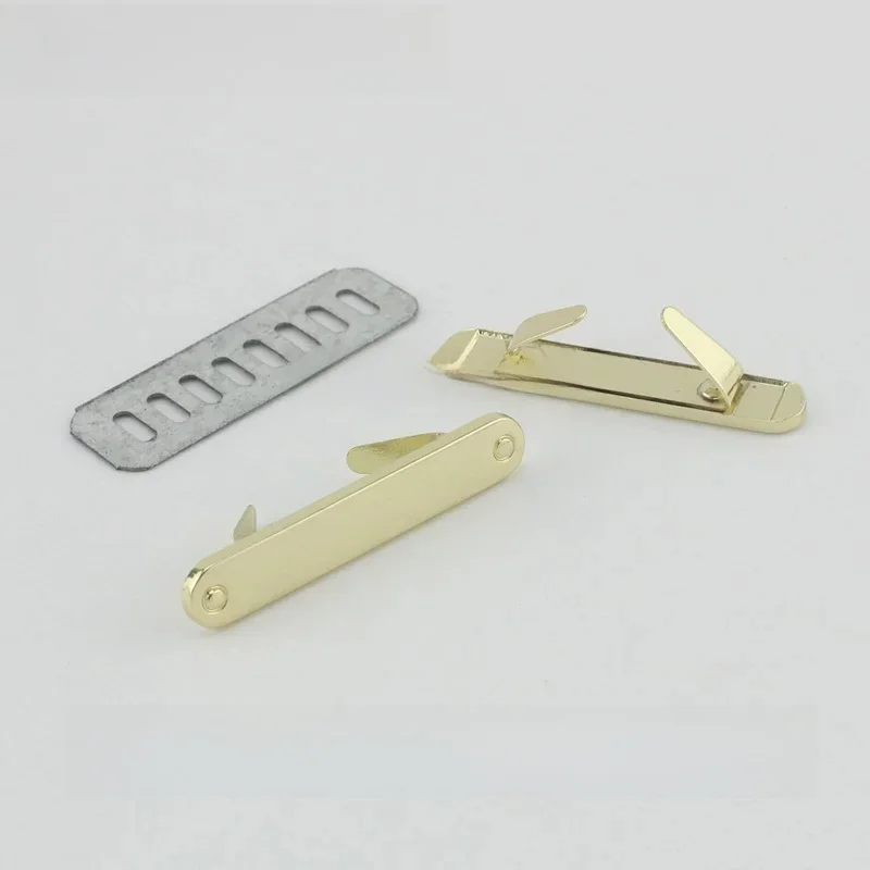 50-100 sztuk Etykieta Napisz swoje imię 44 * 8 mm Metalowe logo Torebka Ozdoba Metalowa etykieta torebki Metalowa niestandardowa etykieta do torby Niestandardowa etykieta — zdjęcie 2