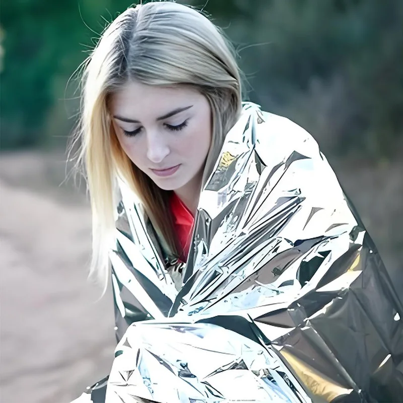 Emergency Blanket, PET & PE Material, Gold-Silver Double Sides for Preventing Rapid Hypothermia & Reducing Car Heat Absorption