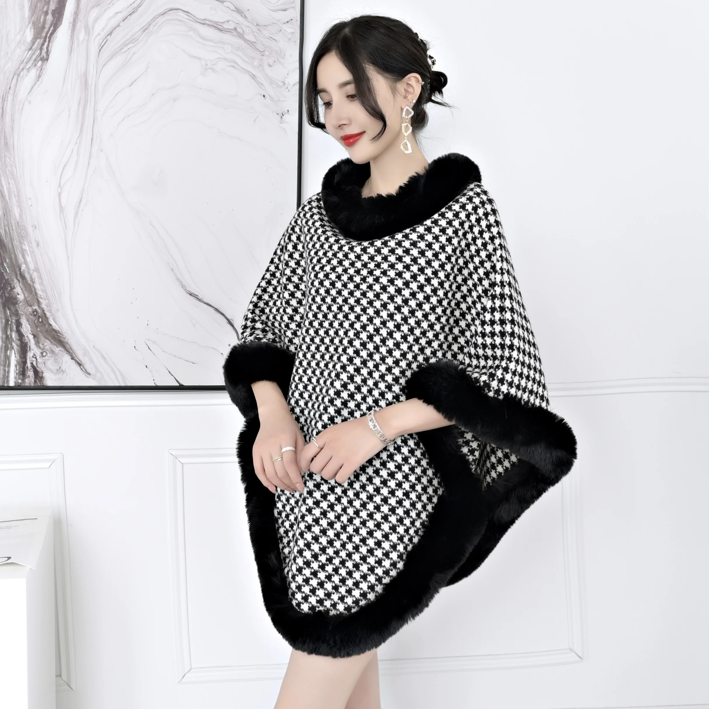 Women's Plaid Overhead Shawl Coat Autumn Winter Style Faux Fur Collar Cloak Wrap Outerwear Fashionable Bird's Eye Pattern