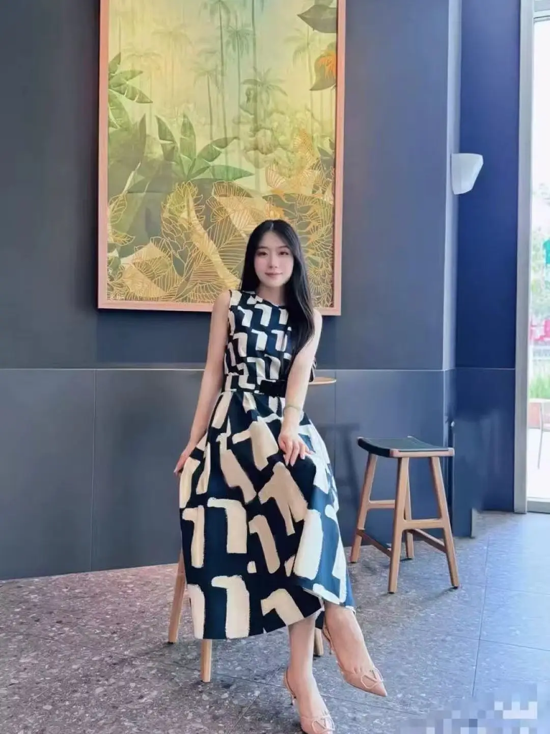 Vestido elegante sem mangas de algodão estampado abstrato de verão