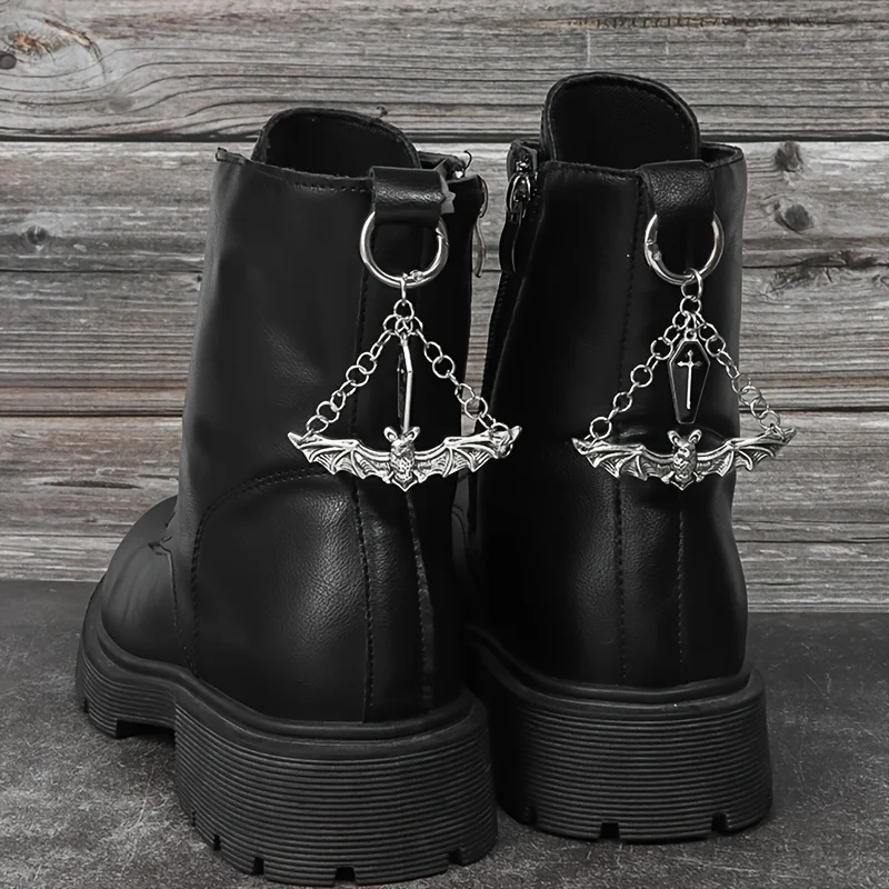 2 pairs of gothic-punk style bat shoe accessories, suitable for both men and women. Perfect for Halloween parties and as gifts.