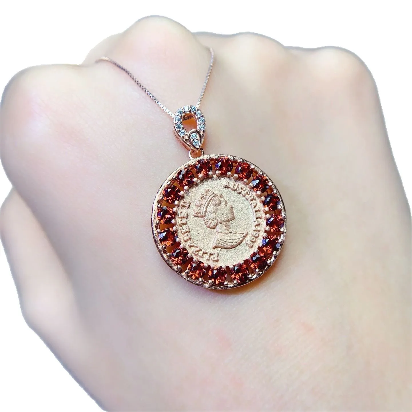 

KJJEAXCMY Girl Natural 3x3mm Luxury Queen Garnet Necklace Pendant 925 Pure Silver Plated Rose Gold Christmas Gift for Girlfriend