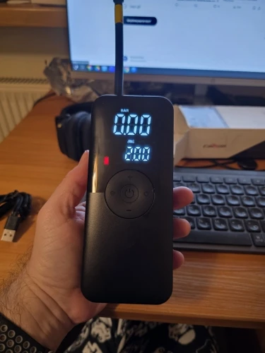 VanVolt AirGo™ Cordless Digital Tyre Inflator - Portable 150 PSI Air Pump photo review