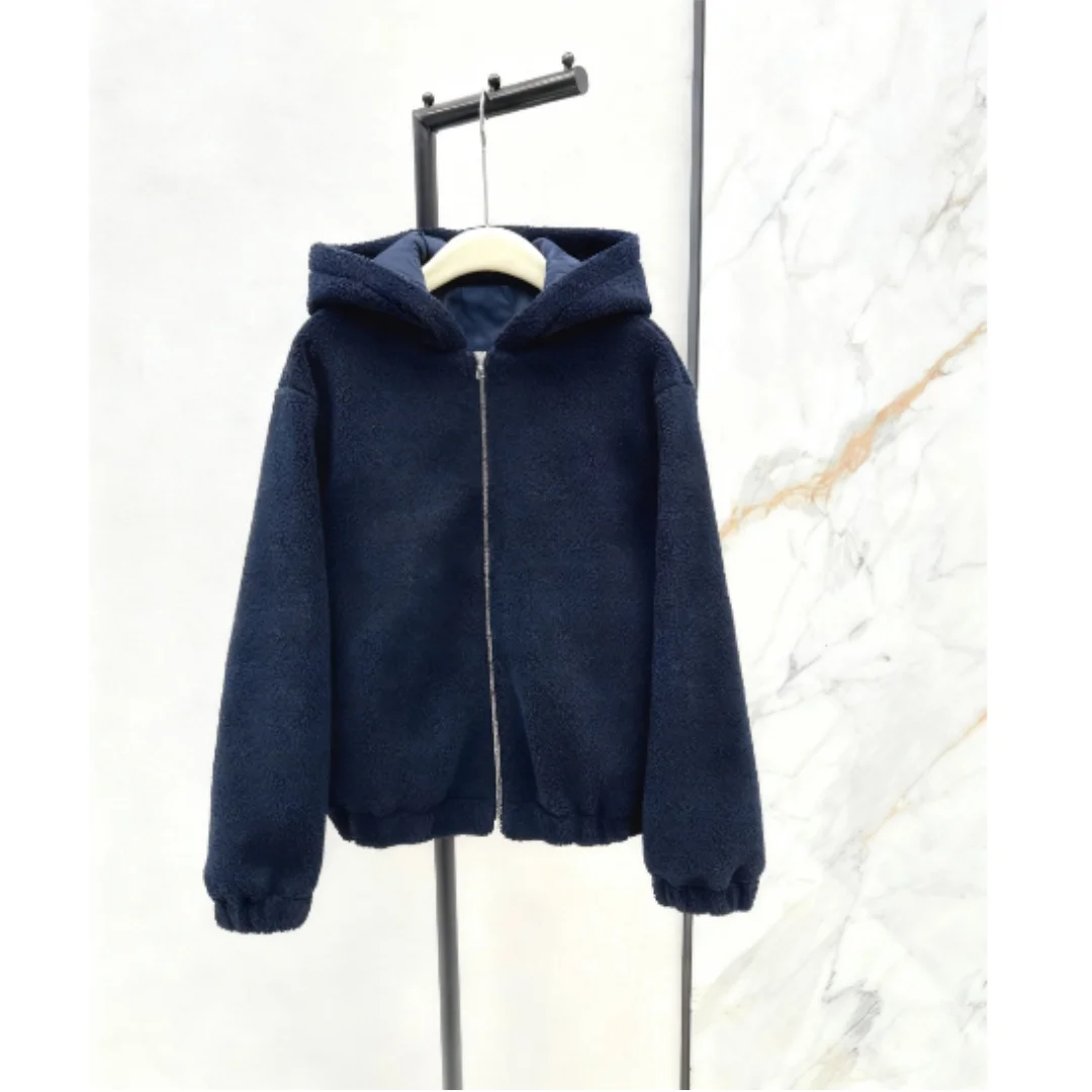 

Winter 2025 New Women's Warm Fashion Embroidered Hooded Plush Coat