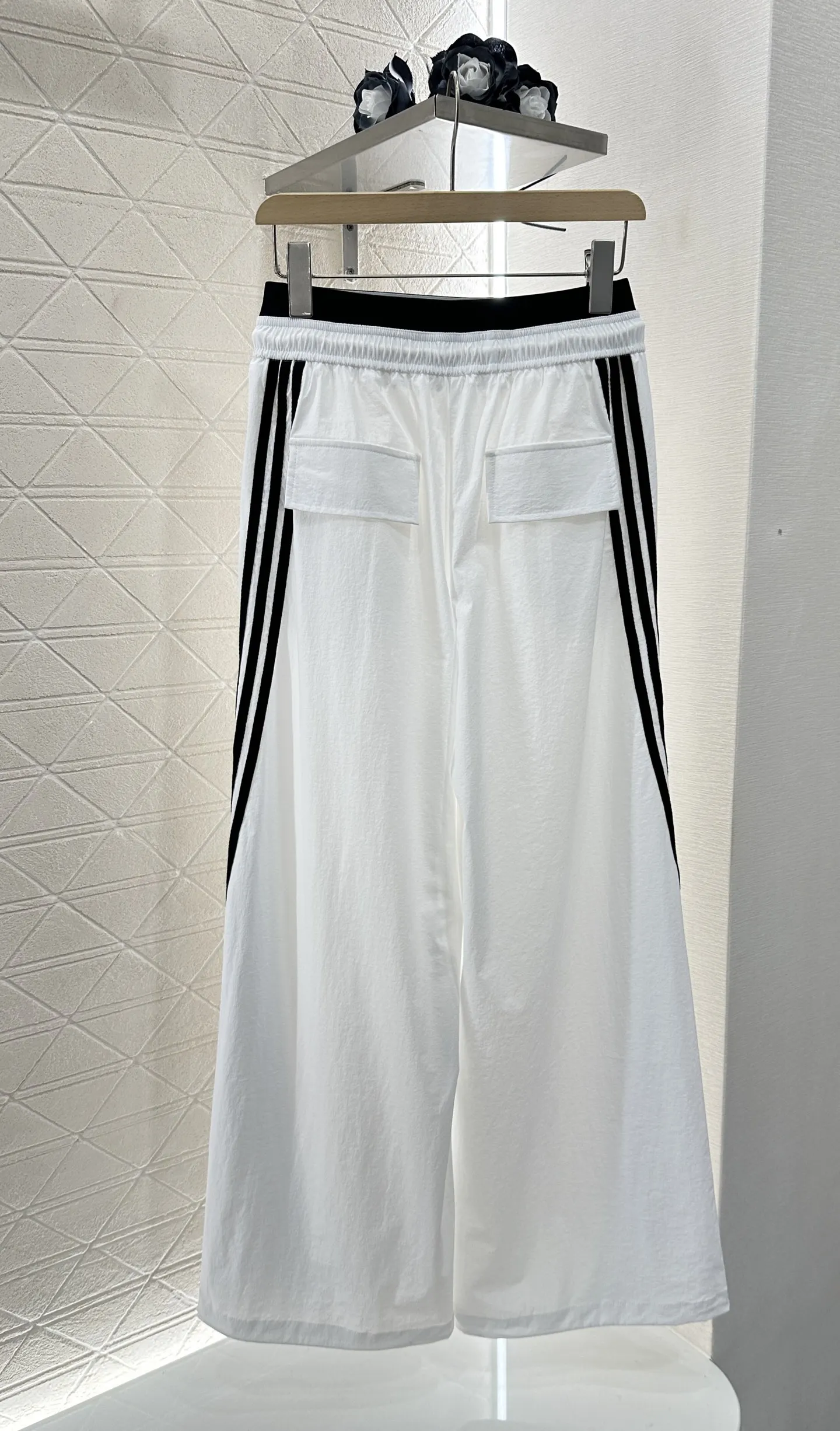 

2025 New Trousers Striped Nylon Drawstring Pockets Fashionable Versatile Slimming Figure-hugging