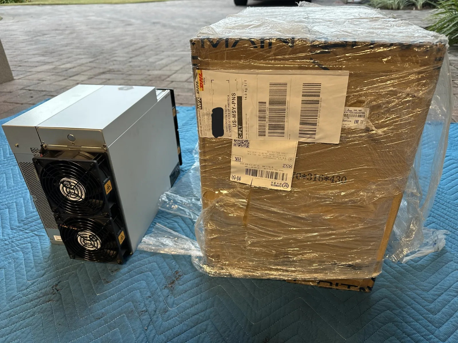 

GO‼️ _ BUY 2 GET 1 FREE _ Best Selling Antminer S21+ 235T Bitcoin Miner — SHA-256 ASIC Mining Machine for BTC Mining Farms