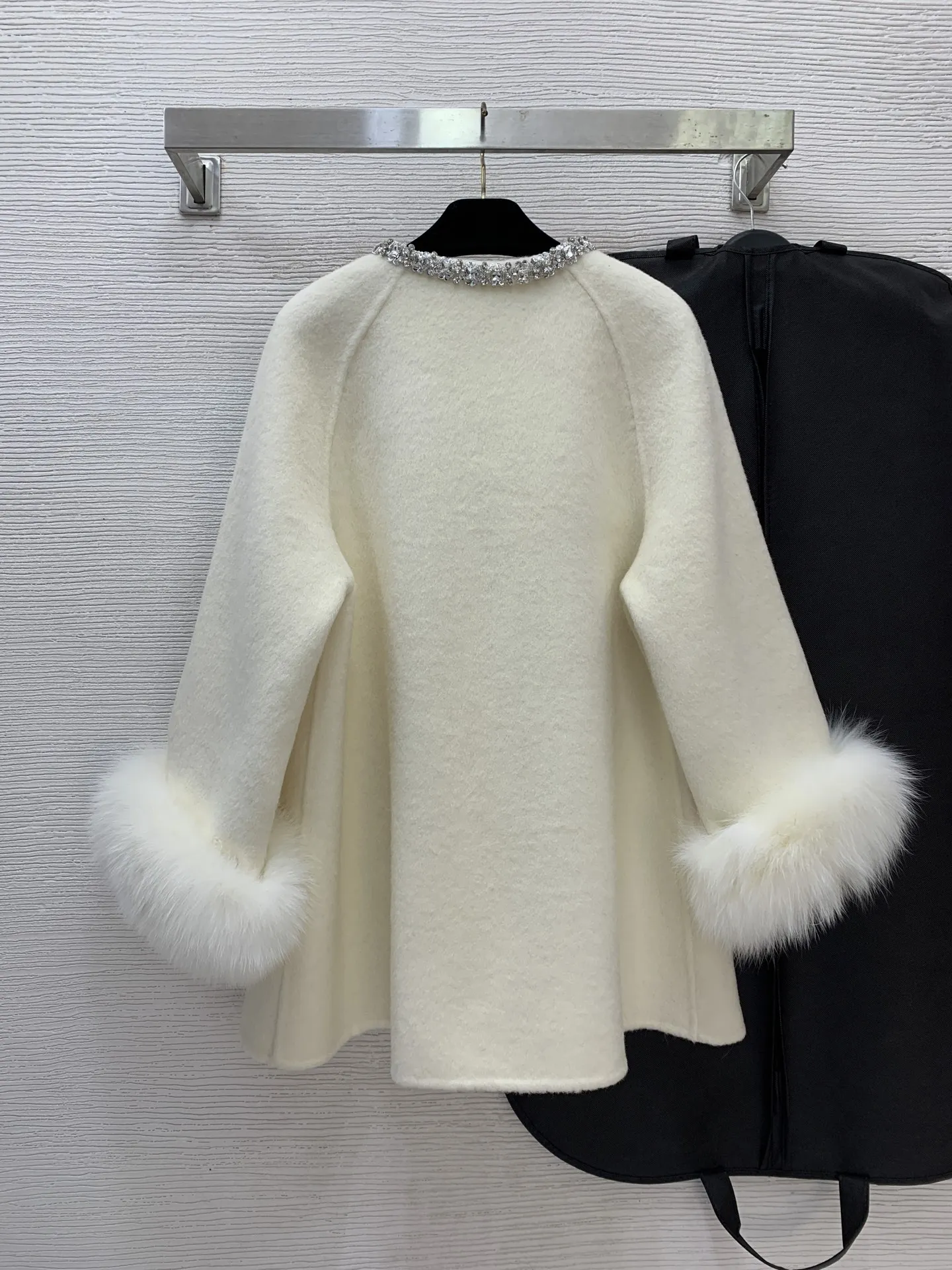 

Autumn and winter women's diamond-encrusted sequin trimmed rhinestone buckle placket large pocket wool coat jacket SU232