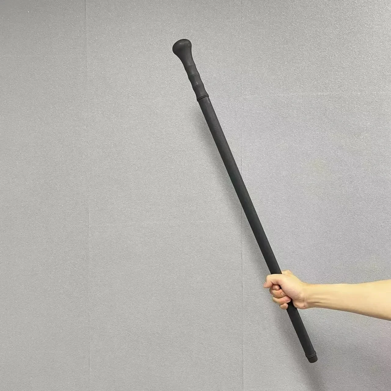 Personnel d'alpinisme multifonctionnel en plein air, tête solide en plastique, randonnée, canne courte antidérapante, outils de défense pour voiture