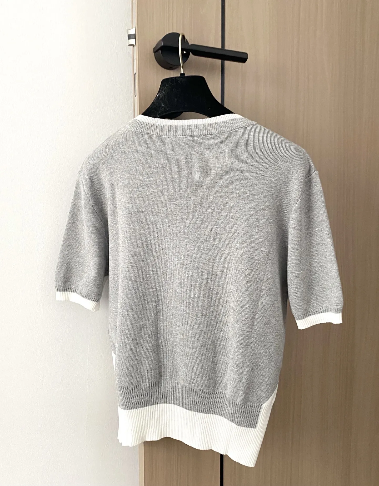

New Round Neck Two-color Temperament Comfortable Loose Casual White Hemmed Fake Two-piece T-shirt