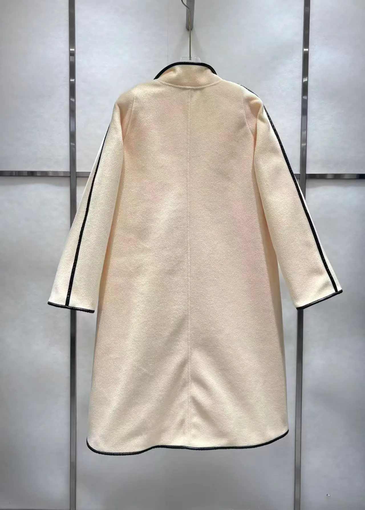 

Winter 2025 New Fashion Versatile Leather Design Woolen Trench Coat