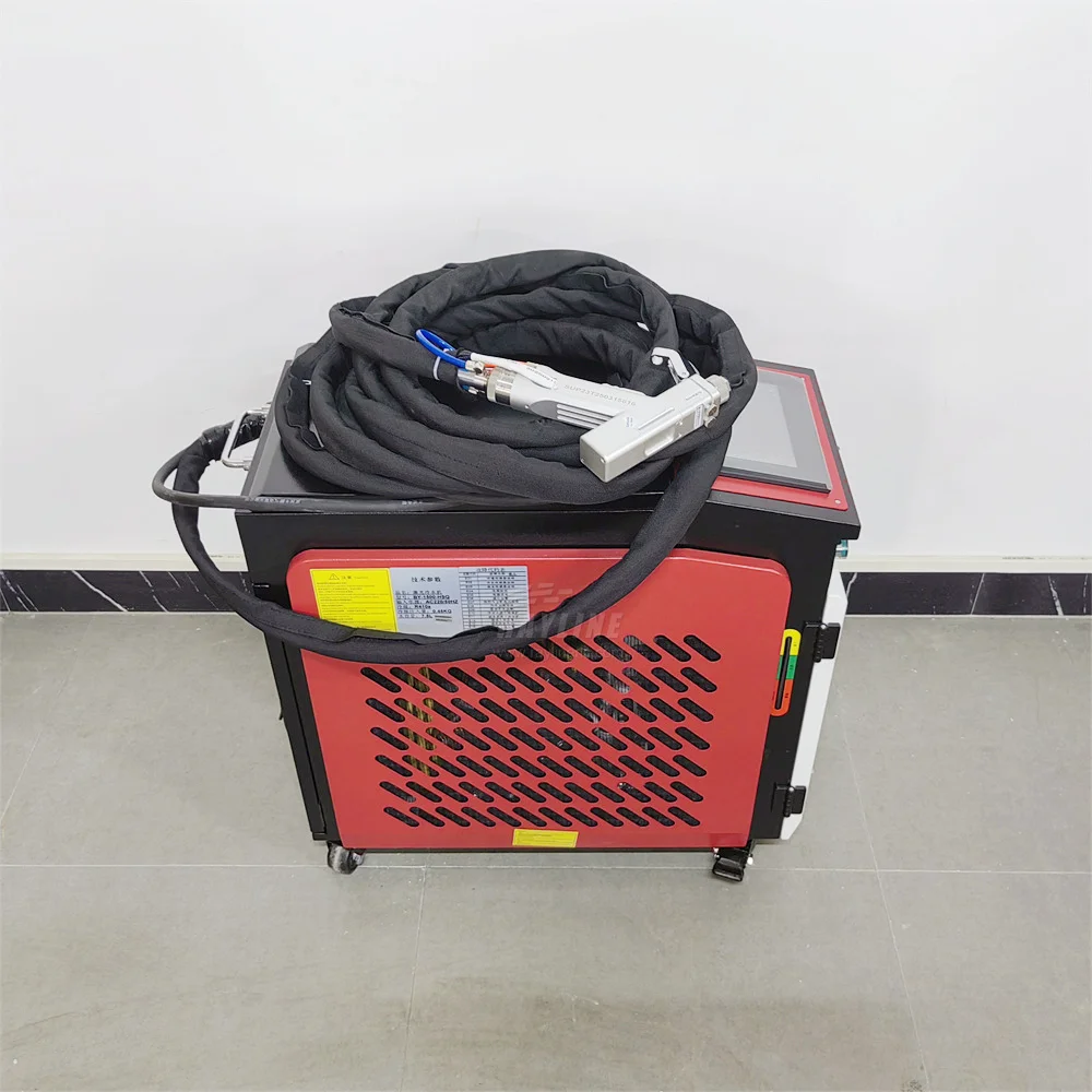 Ручной волоконный лазерный сварочный аппарат 1500 Вт 4 в 1 Лазерный сварочный аппарат Портативный лазер