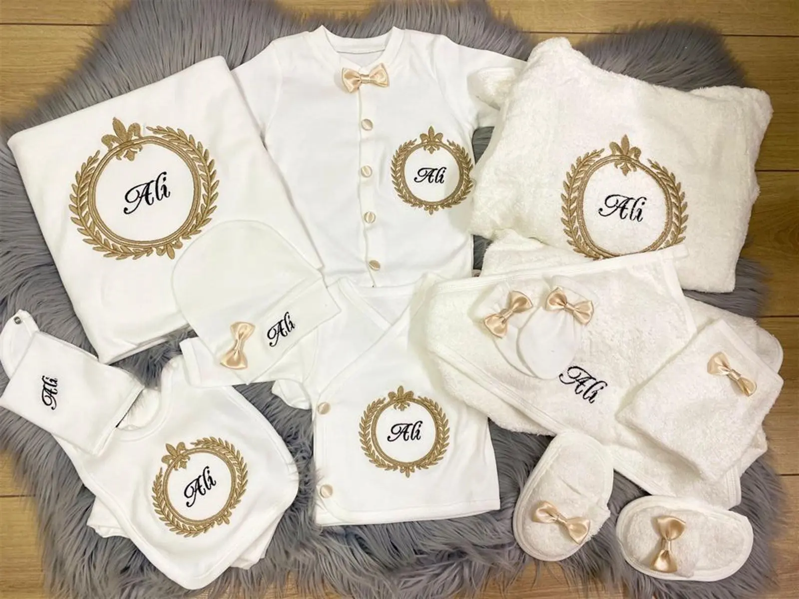 

Baby Newborn Set and Bathrobe Set with Design Embroidery and Name Embroidery