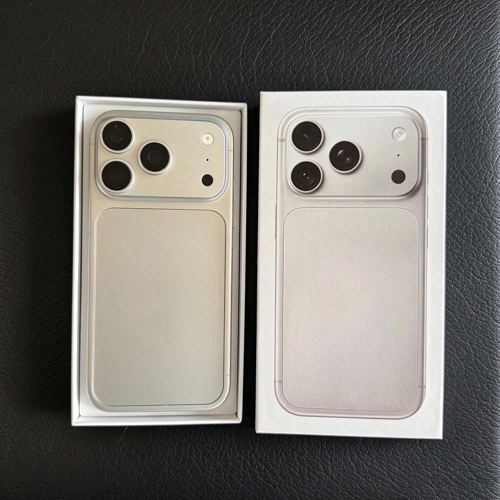 Kompletny zestaw do ekspozycji: model telefonu atrapa, pudełko z opakowaniem, kabel do ładowania, rekwizyt w postaci atrapy telefonu do ekspozycji w sklepie detalicznym, model 17 18Promax.