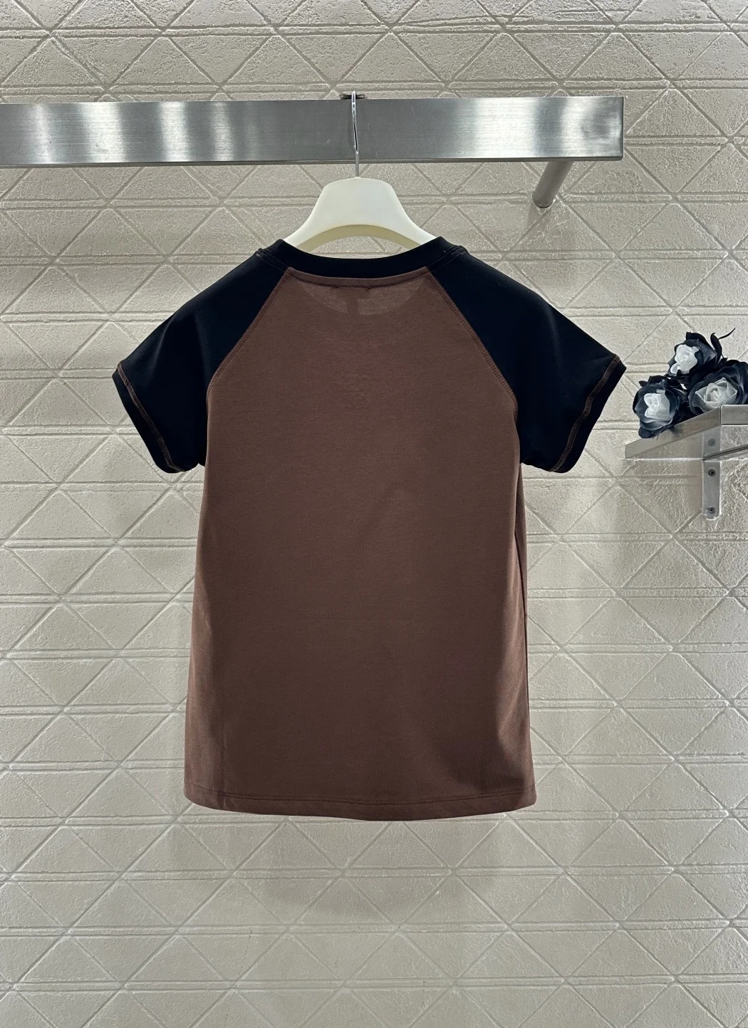 

26 Early Spring New Women's New Round Neck Knitted Short T-shirt Color blocked Versatile Casual Top