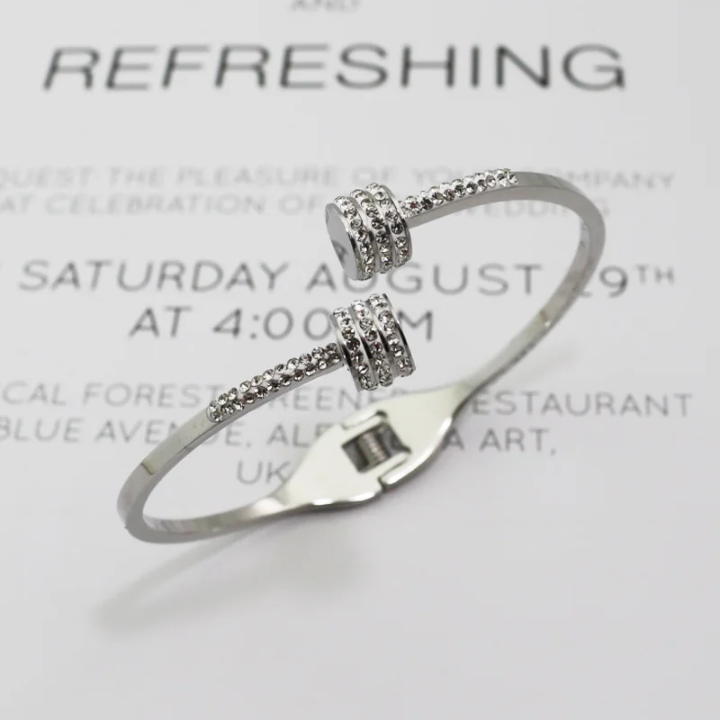 Simple And Dvanced Female Stainles Steel  C-type Nail Head Bracelet For Women Gift