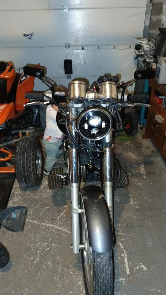 5.75 Inch Round LED Headlight photo review