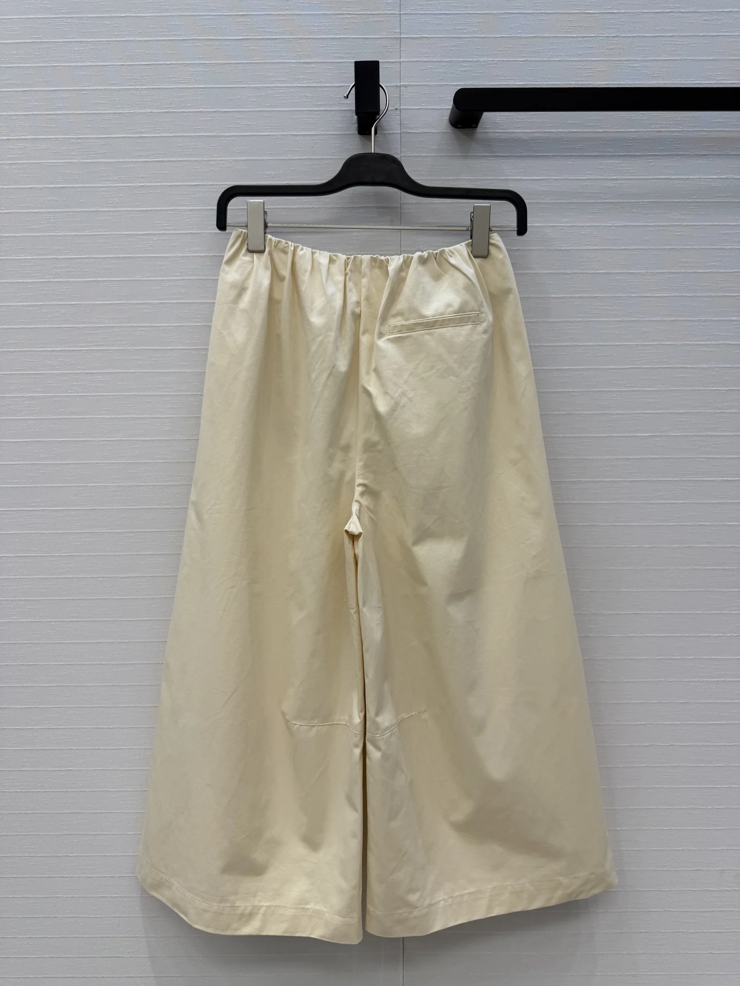 

2026 Summer Women's Elastic Waist Wide Leg Trousers Back Pocket Detail Drapey Cropped Pants ZX8854