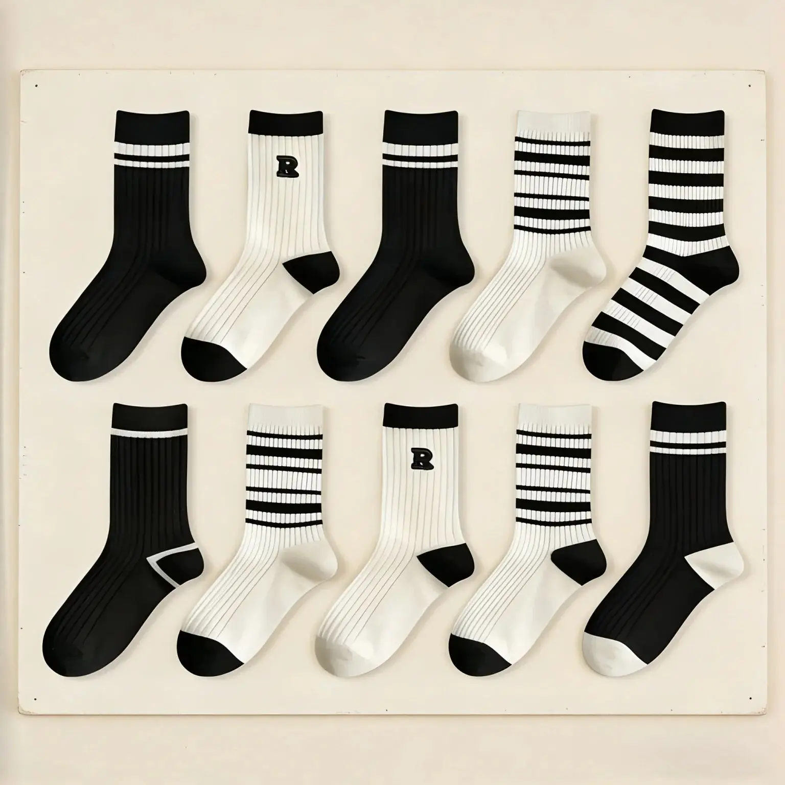 

10-Pair Black White Stripe Athletic Socks – Moisture-Wicking and Cushioned for Sports, Running, and Gym Workouts