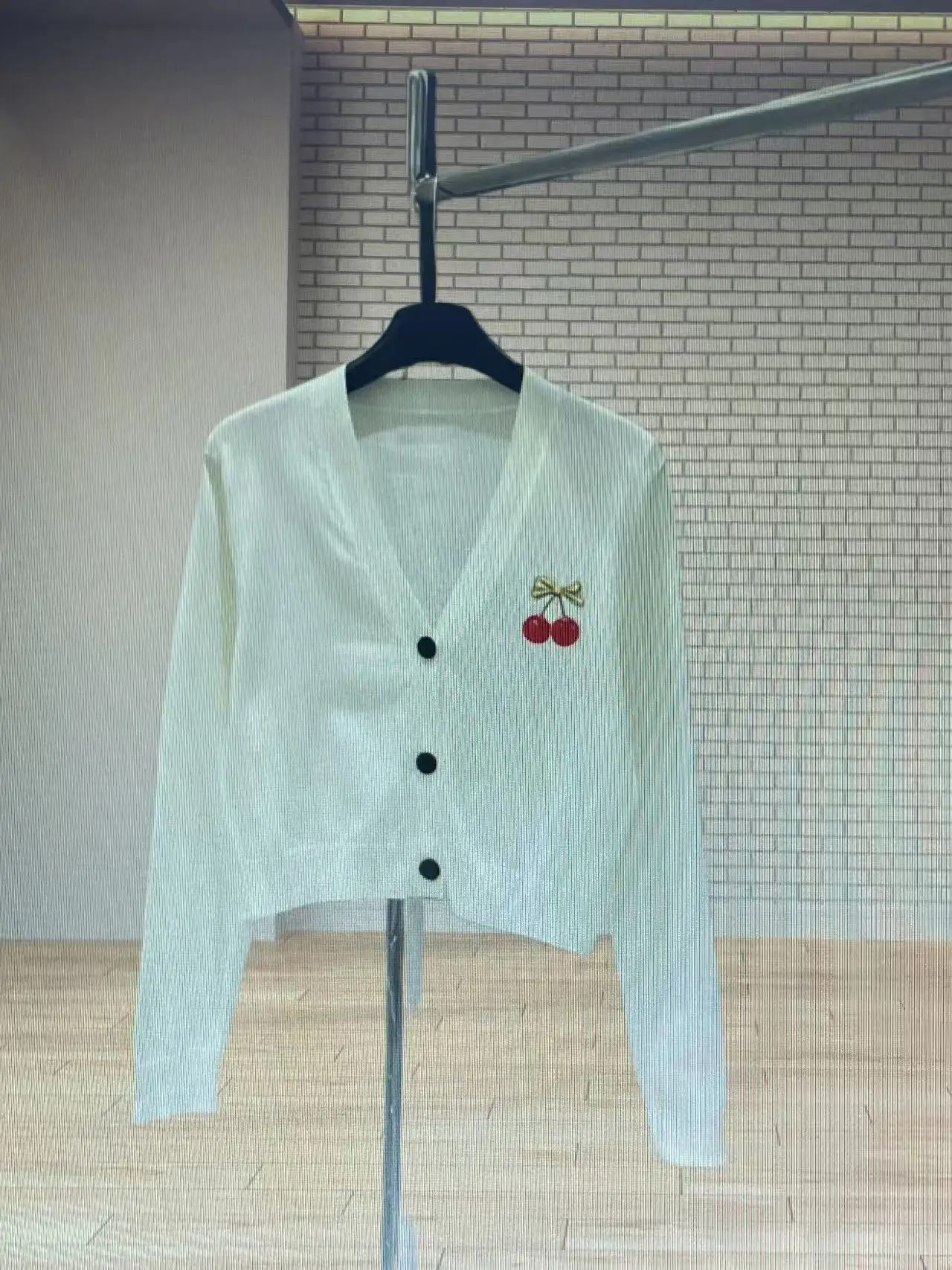 

2025 Autumn New Design Women's Short Knitted Long Sleeve Cherry Cardigan