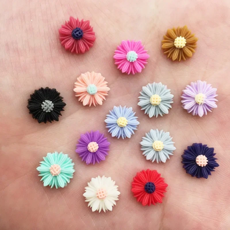 100 SZT. Żywiczne Urocze 10mm Kolorowe Kwiatki Stokrotki z Płaskim Tyłem, Kamienie do DIY, Ozdoby do Albumów Ślubnych, Aplikacje, Rękodzieło F925 — zdjęcie 2