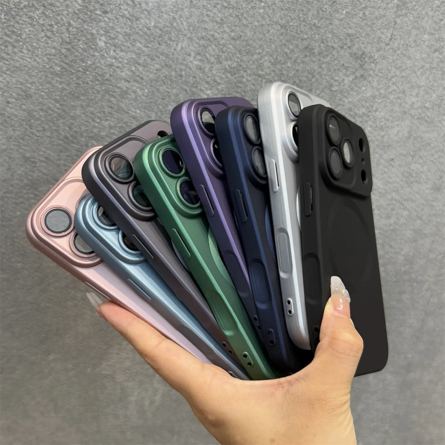 Luxuriöse matte Metallic-Glanz-Magnet-Hülle für iPhone 17 16 15 13 14 11 12 17 Pro Max Handyhüllen mit Linsenschutz und stoßfester Abdeckung – Detail 1