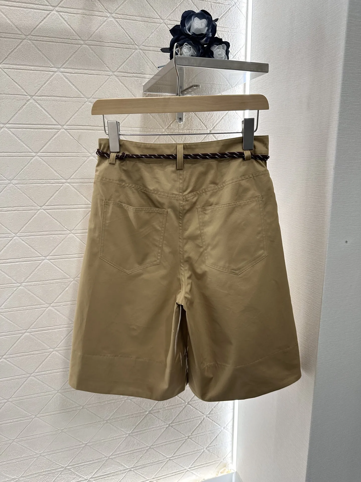 

25 Summer New Loose Retro Casual Simple Classic Shorts with Belt