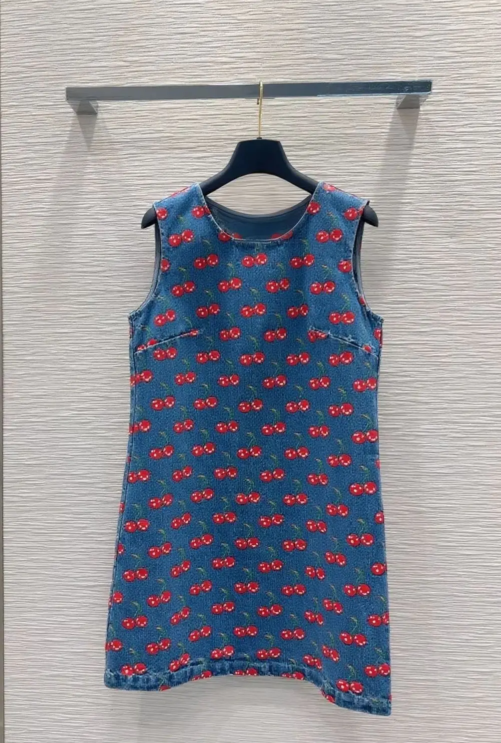 

2025 New Women's Solid Color Dress with Exquisite Fashion and Versatile Patterns HL57