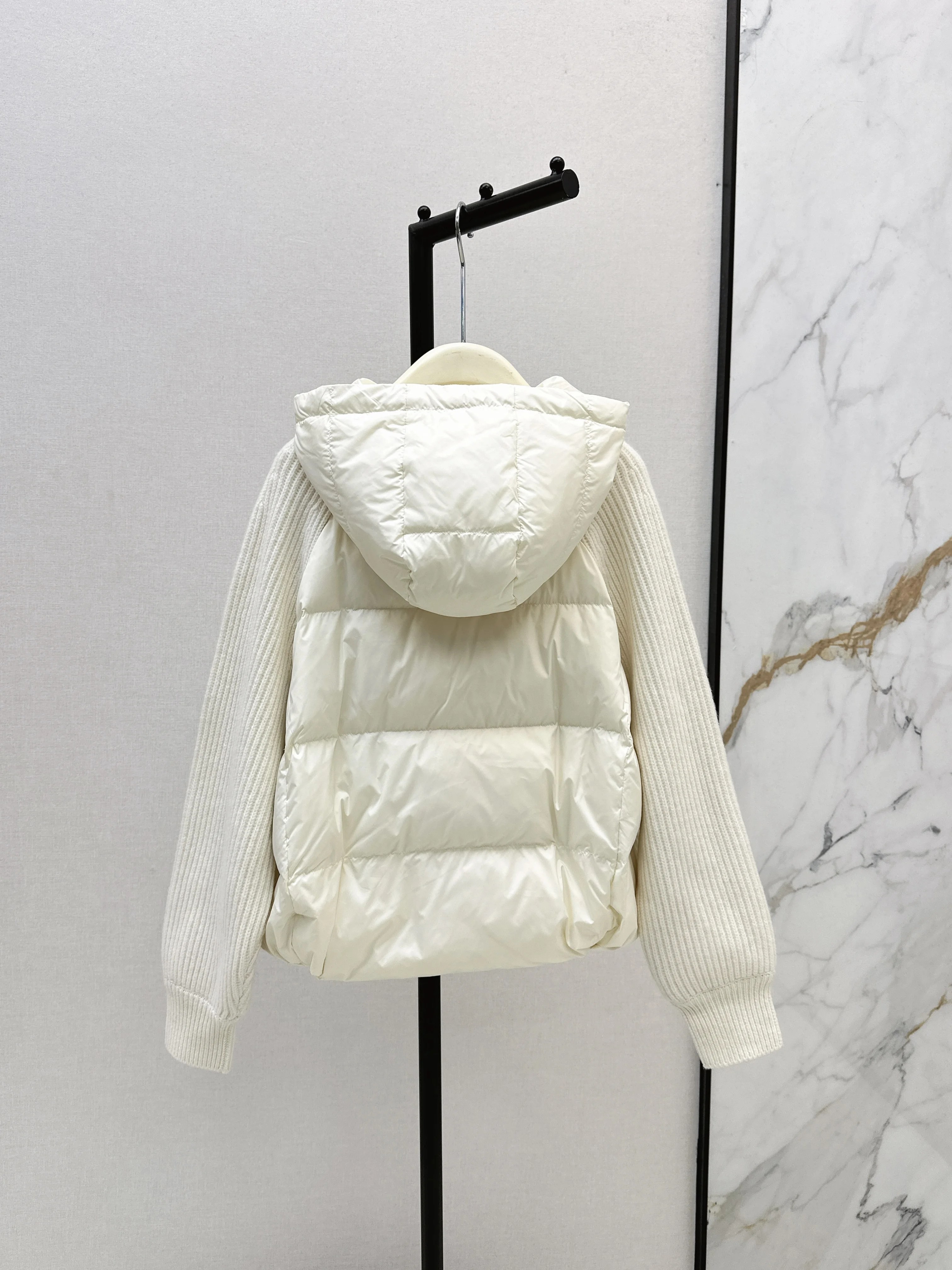 2022 herfst en winter nieuwe dames donsjack warm gebreid patchwork capuchon patchwork wollen mouwen donsjack