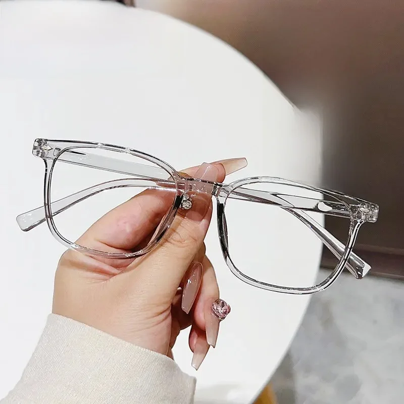 Lunettes pour myopie personnalisables sphères -0.5 à -10 et cylindres -0.5 à -2.0 hommes femmes montures minimalistes verres anti-lumière bleue ou photochromiques F064