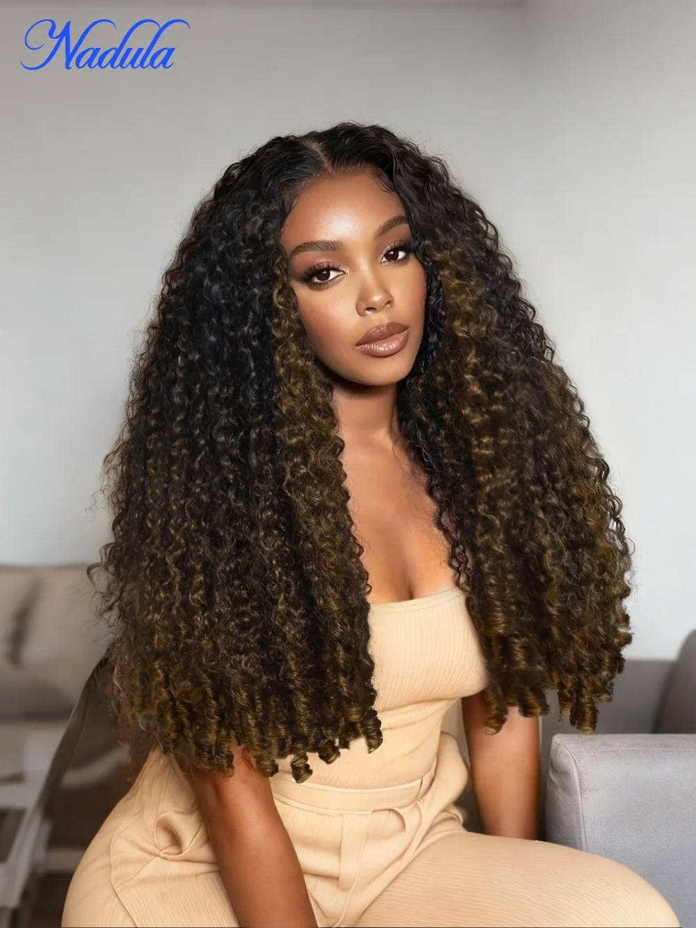 

Clearance ScalpLook ™ Черный с оттенками каштана бирманский кудрявый парик с завитками на концах, V-образный, многослойный, с узелковым шнуровым креплением