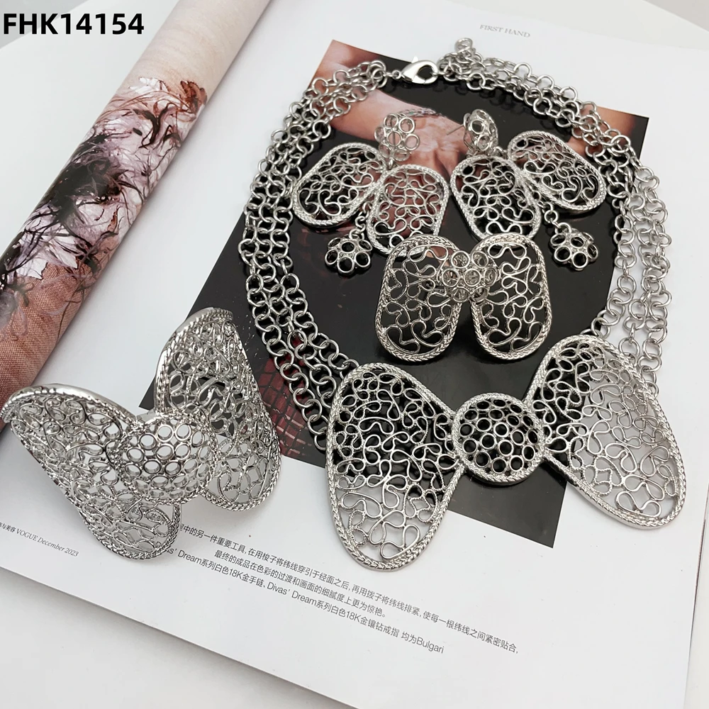 Dubai Jewelry Sets for Women With Necklace Bracelet Earrings 4PCS Gold Color Bridal Wedding Jewelry Set FHK14153