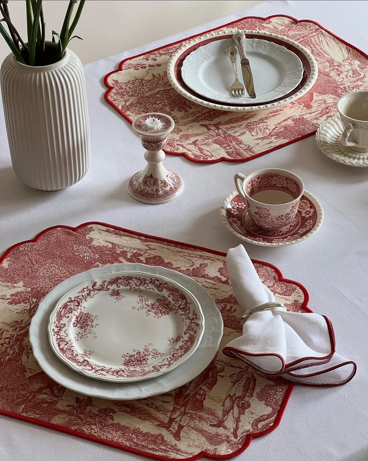 

Set of 6,Luxurious Embroidered Dark Red & Toile de Jouy Table Placemats Napkins, 37x48 cm Premium Fabric, Eco-Friendly, Elegant