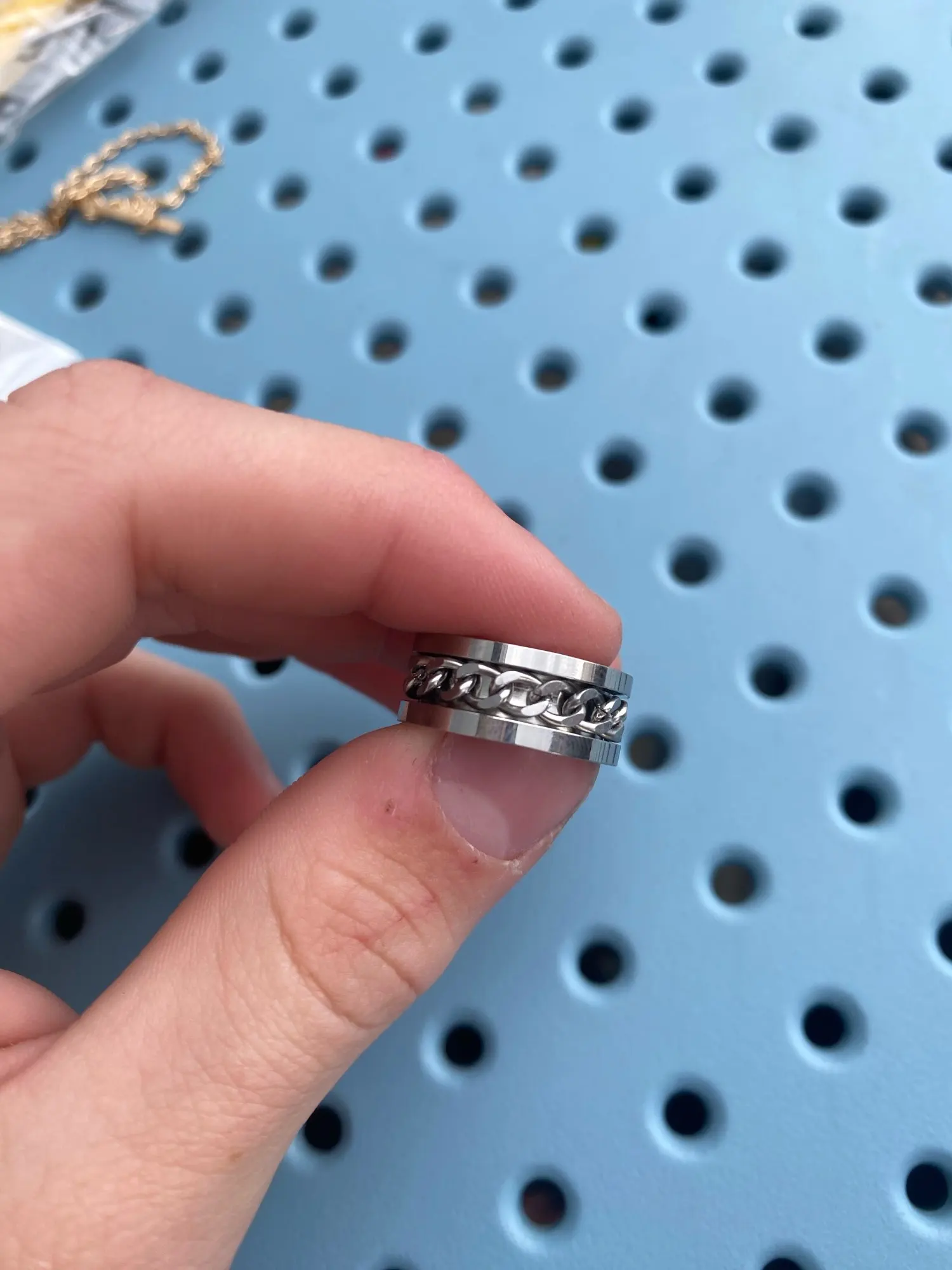 WMCHX Fashion Anxiety Fidget Rings Relaxing Stainless Steel Rotatable Chain Ring for Men Women Spinner Jewelry photo review