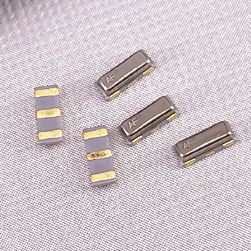 (50 قطعة) CSTCE 3213 السيراميك مرنان الكريستال مذبذب SMD 3Pin CSTCE8M CSTCE10M CSTCE12M CSTCE16M CSTCE20M CSTCE24M