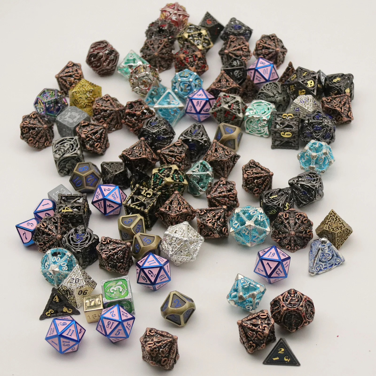 1PC Random Color Metal Dice D4 D6 D8 D10 D% D12 D20 Polyhedral Dice for Dungeon and Dragon Role-Play Board Games