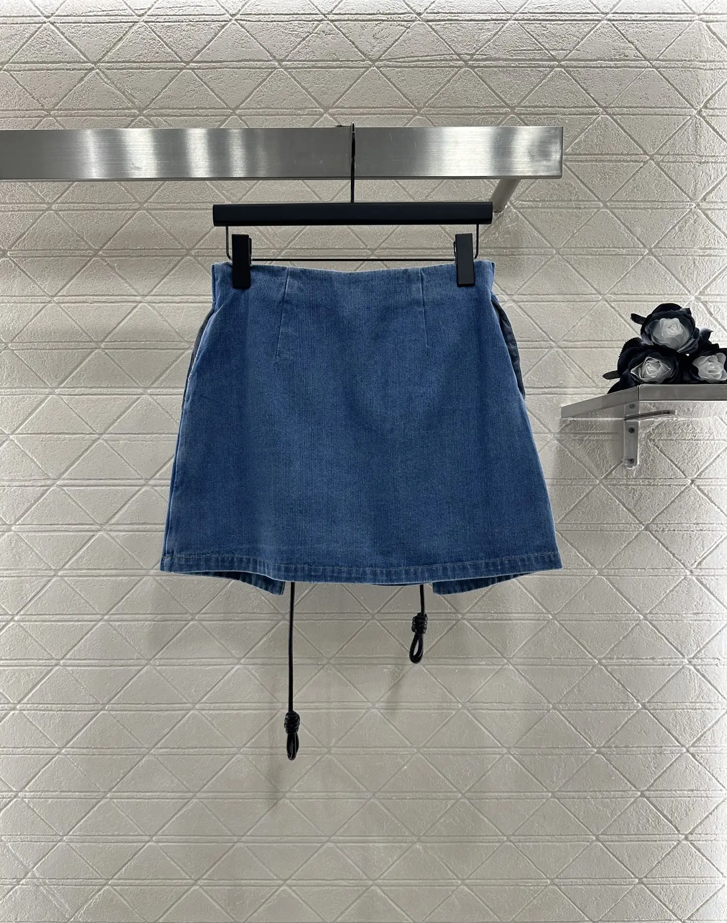 

2025 Summer Retro Blue Denim Skirt - Drawstring Belt Detail, High-Waist Relaxed Fit, Perfect for Brunch & Street Style