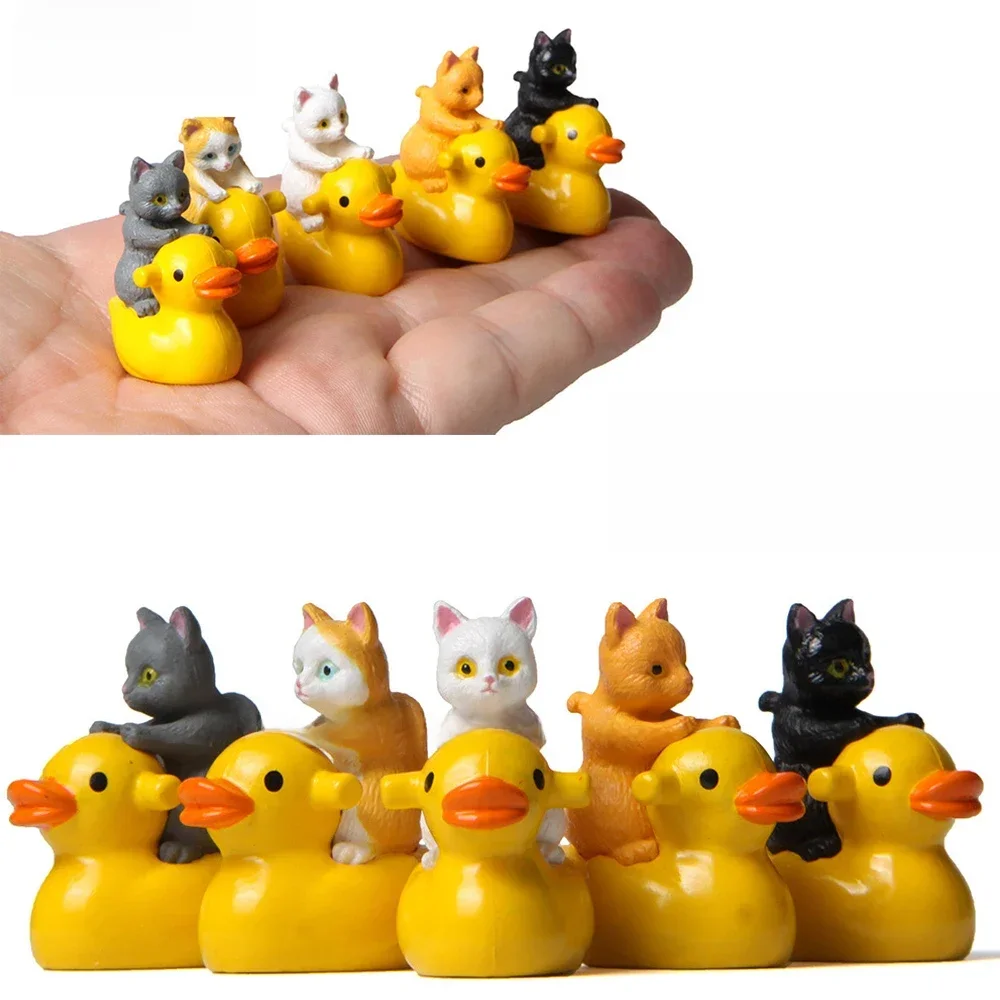 1/5 pièces Mini chat mignon assis sur canard ornement Miniature artisanat Figurines paysage jouets enfants cadeau voiture maison jardin décoration