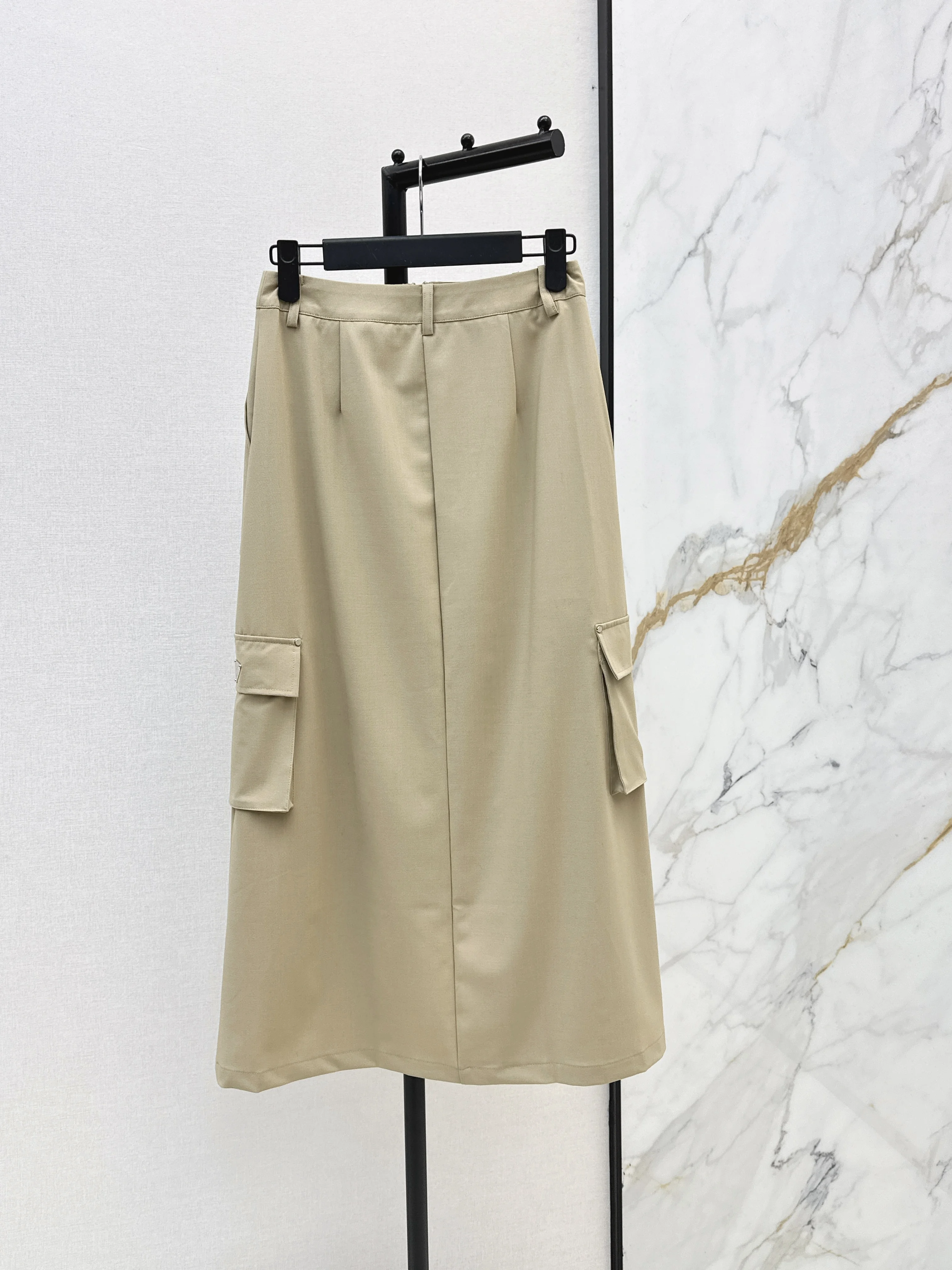 

2026 Spring & Summer New Arrival Women's Gentle Versatile Zipper Split Cargo Style Midi Skirt