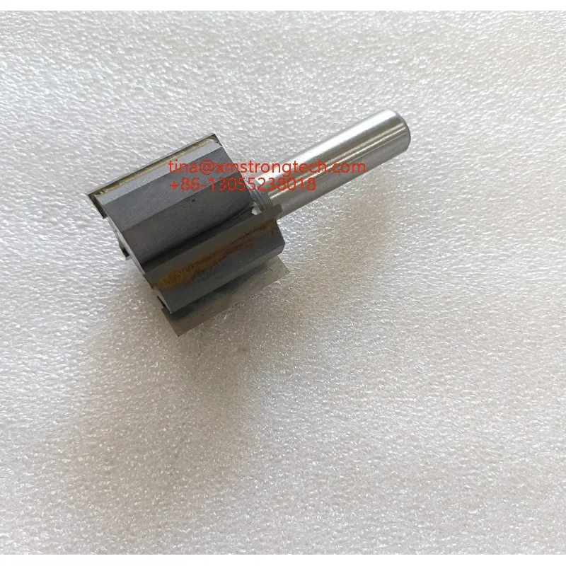 

LIVTER Carbide Material Four Flute Straight Router Bit With 1/2 Shank