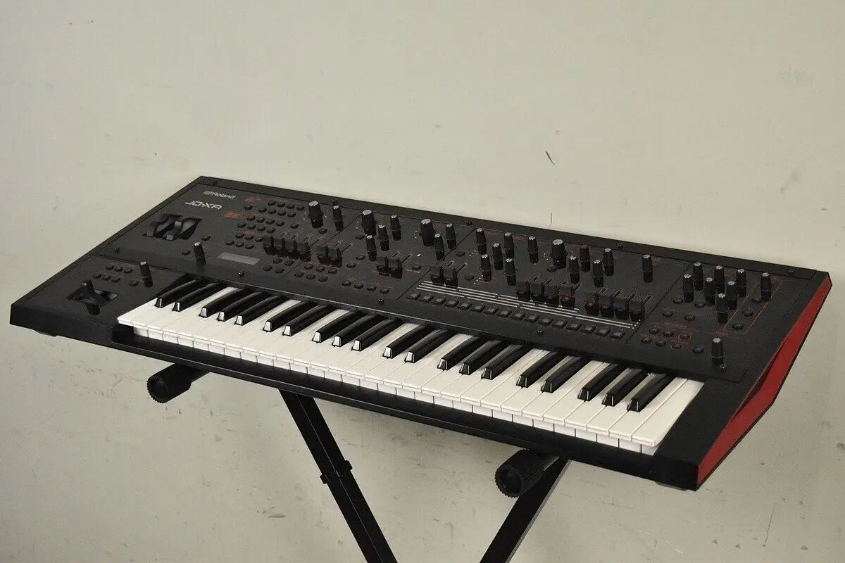 

QUALITY VALUES Roland JD-XA Keyboard Synthesizer