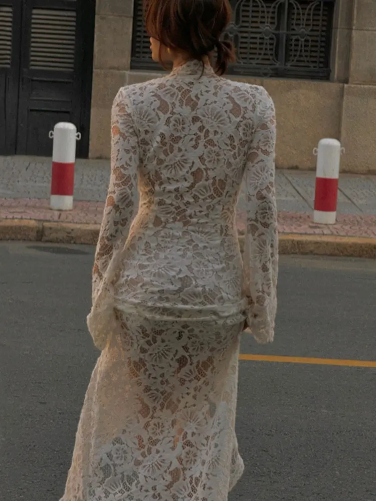 Vestido blanco curvo con cordones para mujer, vestido Sexy a la moda con abertura calada y escote en V profundo, vestidos transparentes elegantes de manga larga para fiesta en la playa y Club