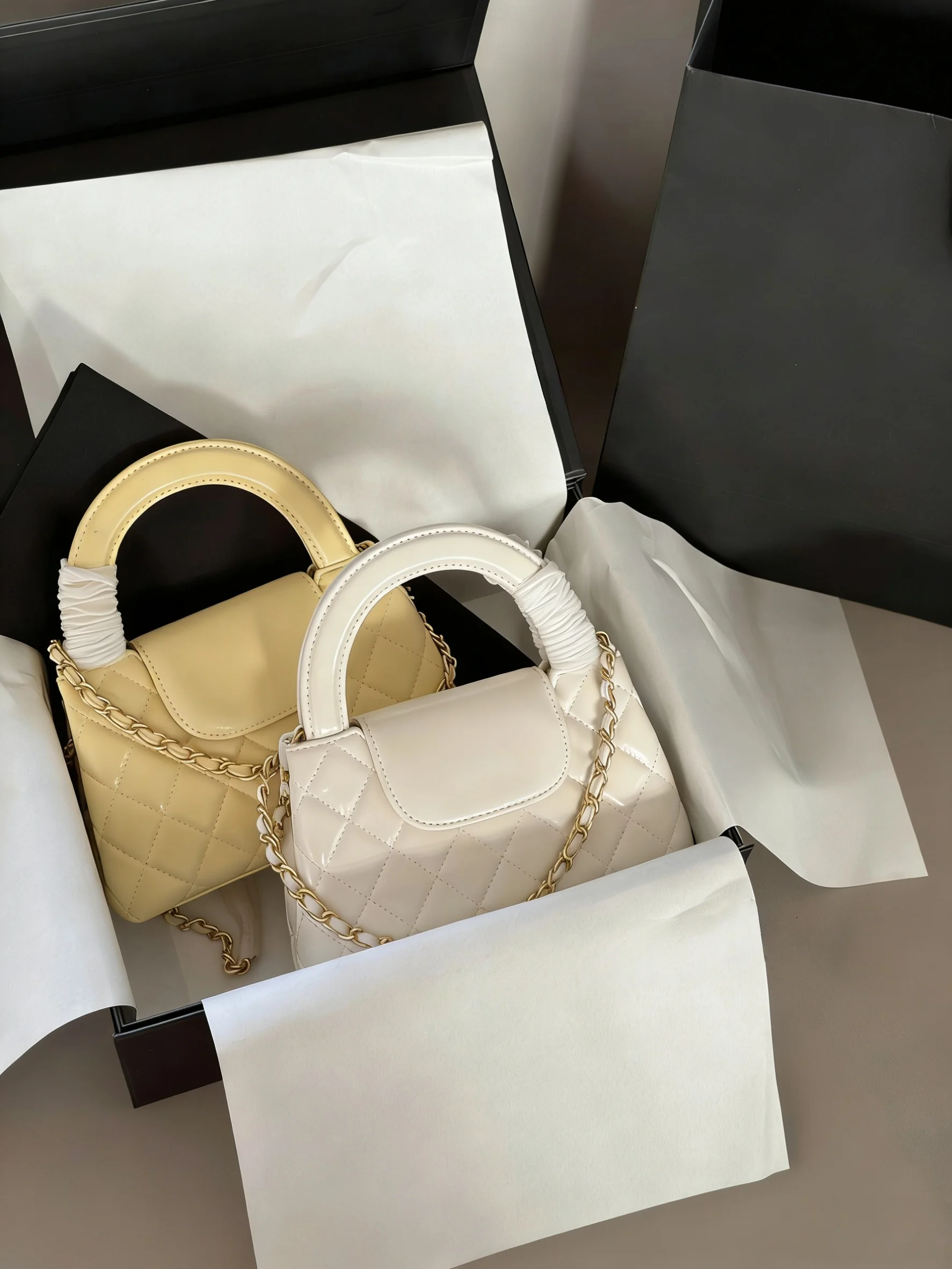 مقاس جديد 2025: 20 × 12 سم حقائب عصرية متعددة الاستخدامات وحزام كتف جلدي محمول باليد بدون صناديق