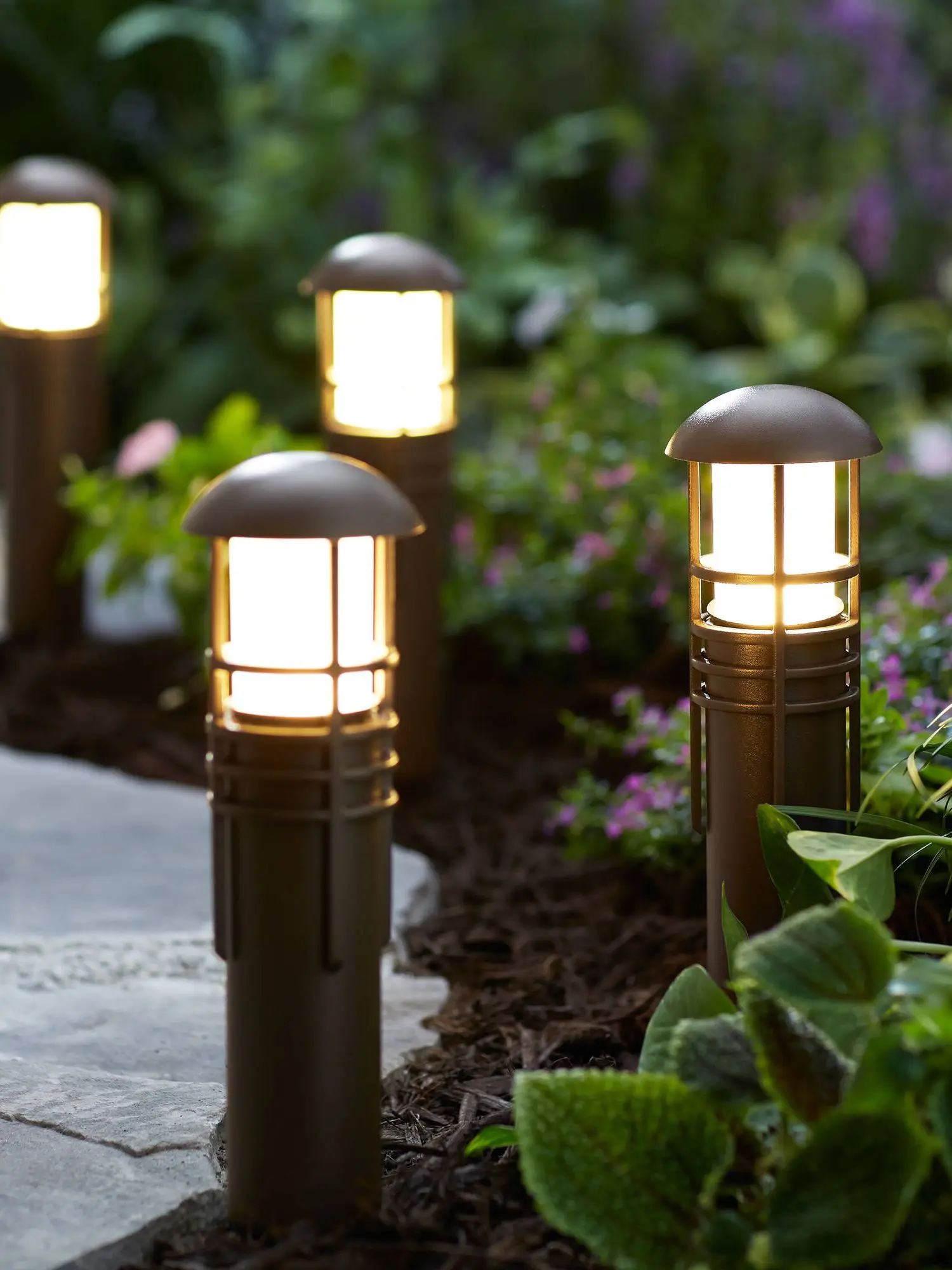 Laagspannings 12V 3W buitenverlichtingssysteem, 6-pack IP65 waterdichte tuinpadverlichting, eenvoudige installatie met 2x1m kabels - afbeelding 2