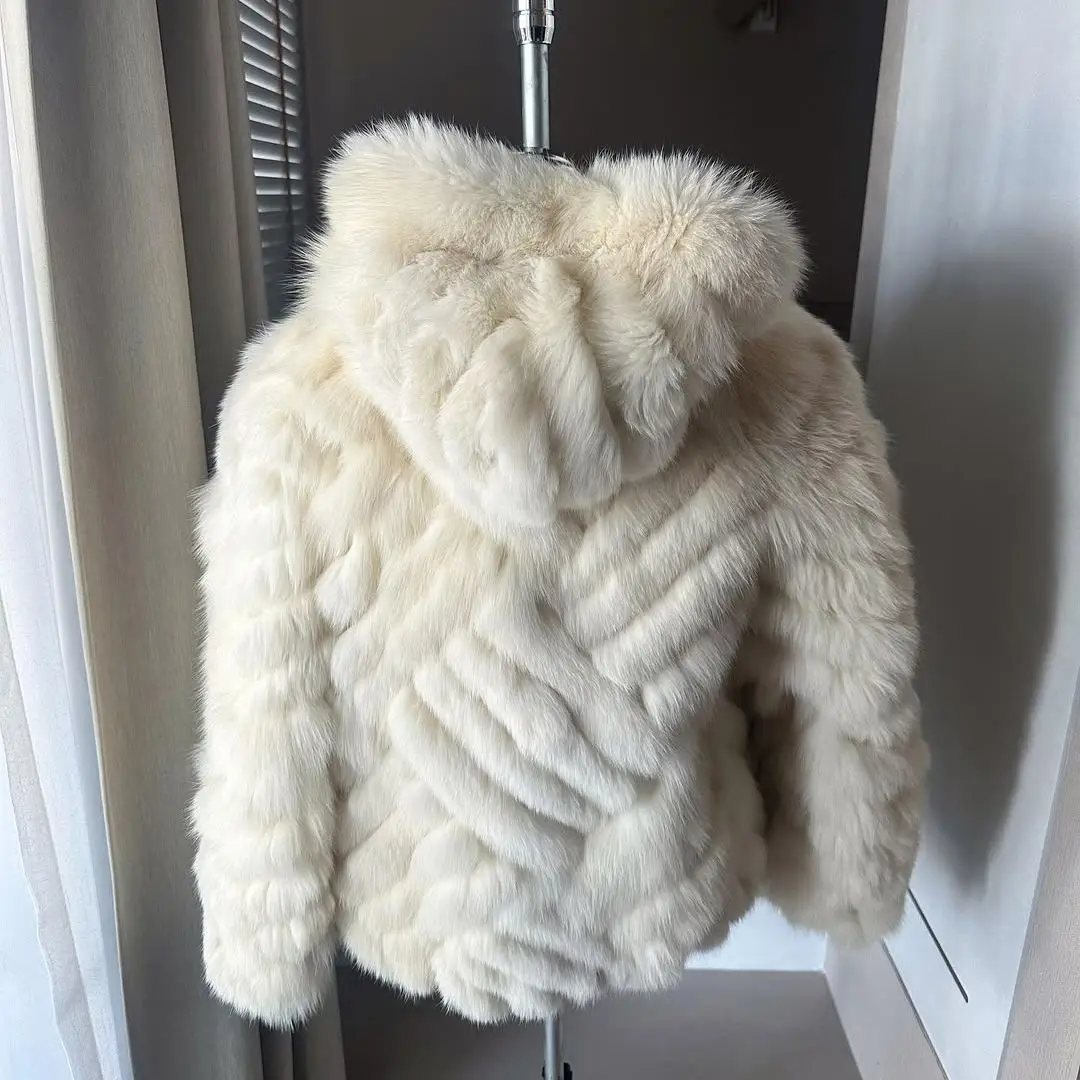 Beige Natural Fox Fur Jacket with Hood High Quality Genuine Wholeskin Fox Fur Coats Winter Fashion Fur Overcoats Natural Woman