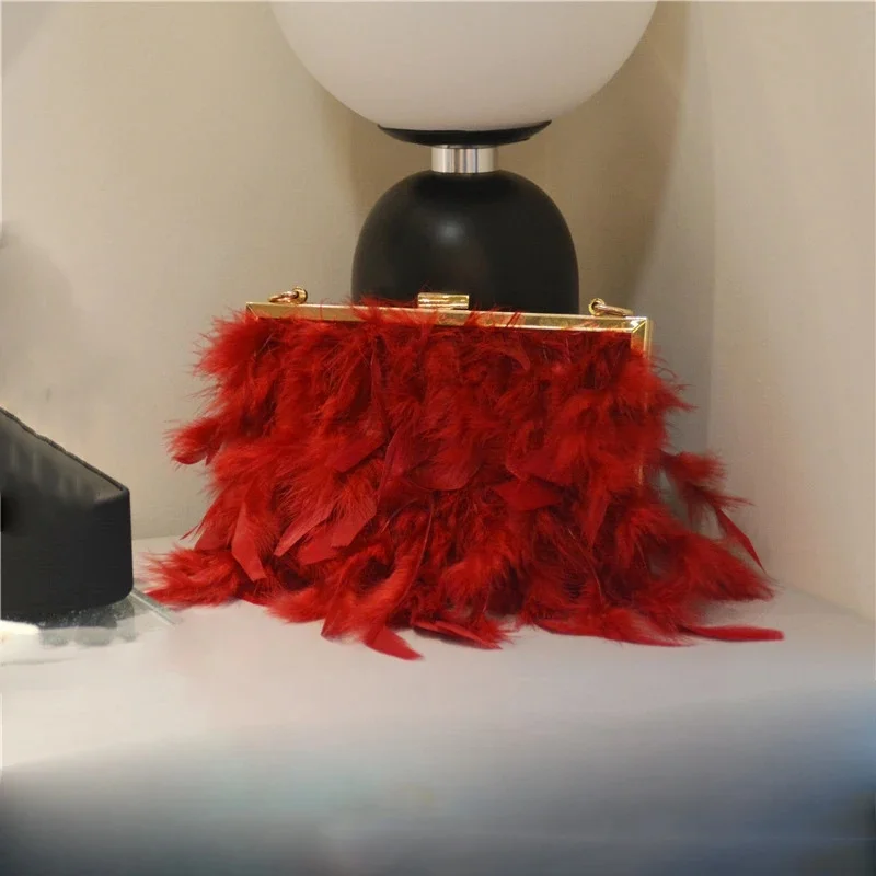 Czerwony/biały turcja Feather Pearl Chain torebka ślubna damska na ramię kolacja Party portfele dziewczyny Crossbody telefon wieczorowe kopertówki — zdjęcie 2
